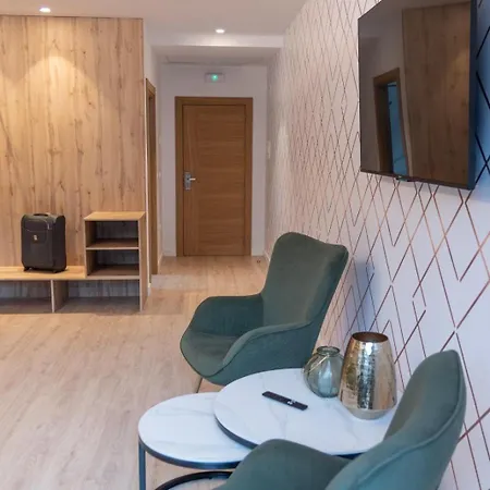 & Restaurante El Casino מלון וילה פרנקה דל ביירסו