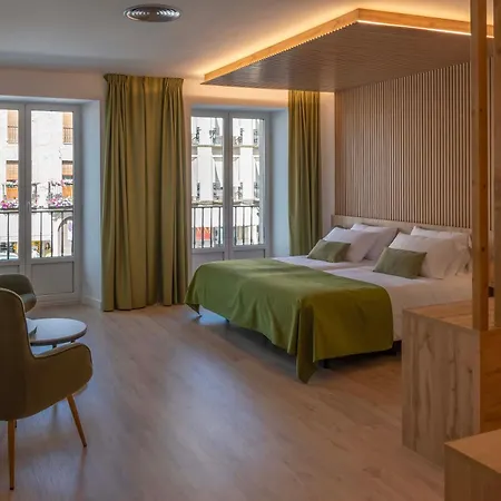 & Restaurante El Casino וילה פרנקה דל ביירסו