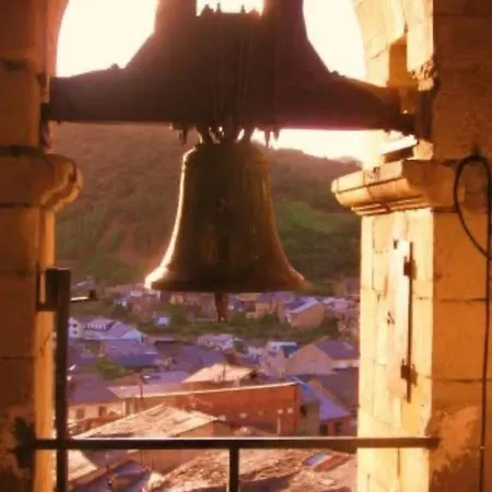 מלון & Restaurante El Casino וילה פרנקה דל ביירסו