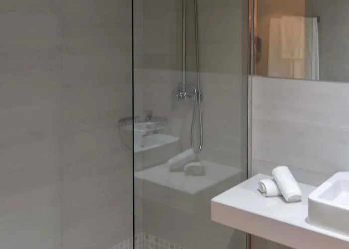 מלון & Restaurante El Casino וילה פרנקה דל ביירסו