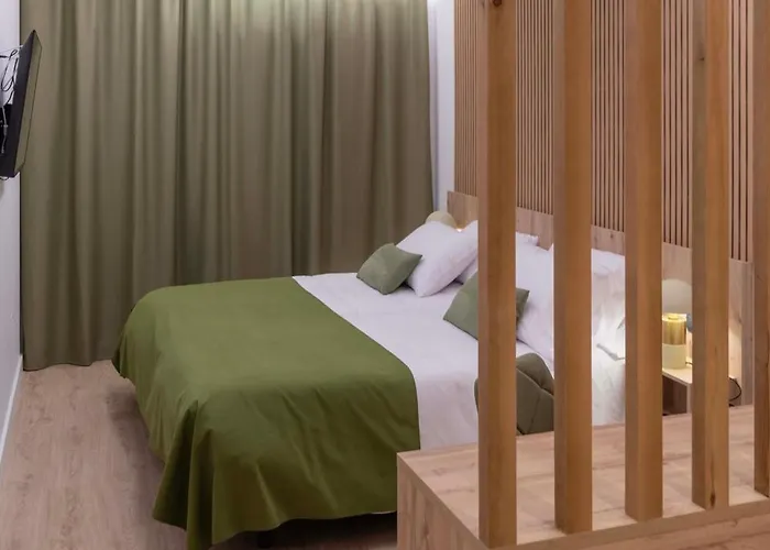 & Restaurante El Casino מלון *