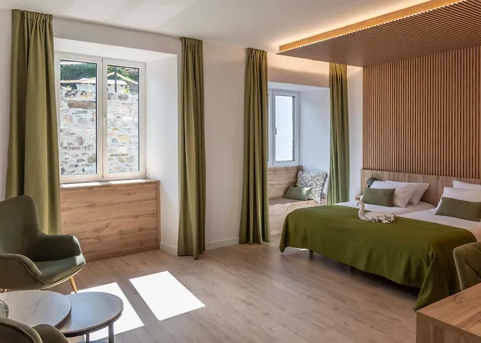 & Restaurante El Casino מלון וילה פרנקה דל ביירסו