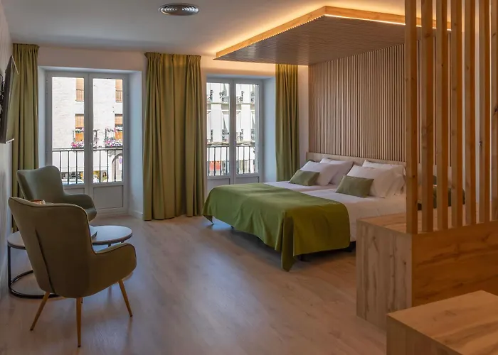 & Restaurante El Casino וילה פרנקה דל ביירסו