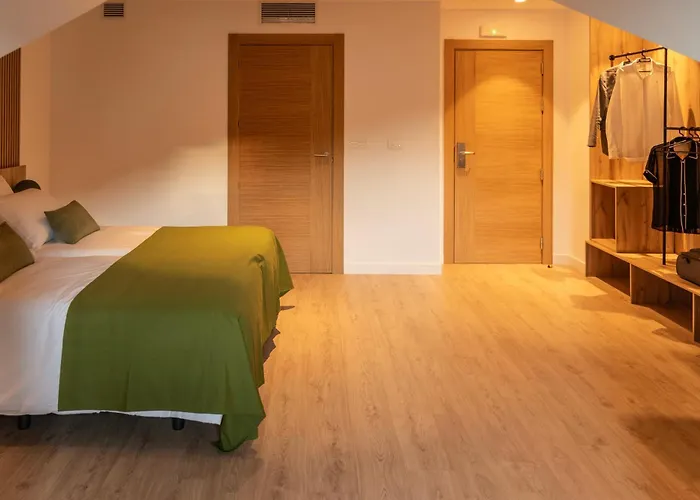 & Restaurante El Casino מלון *