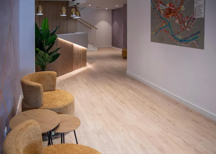 & Restaurante El Casino *