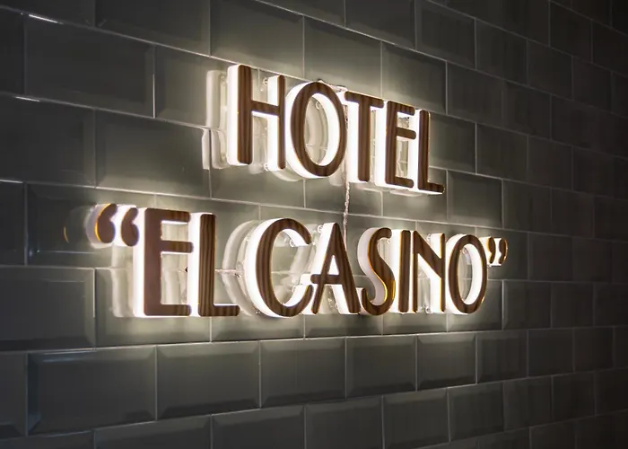 מלון & Restaurante El Casino וילה פרנקה דל ביירסו