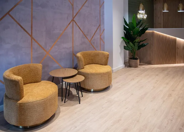 & Restaurante El Casino מלון וילה פרנקה דל ביירסו