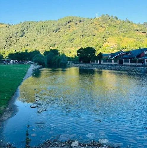 & Restaurante El Casino מלון *